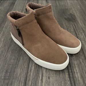 Jed’s Cooper Zip Bootie Sz 8